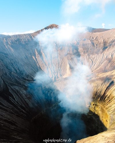 Blick in den Krater Mount Bromo, Java