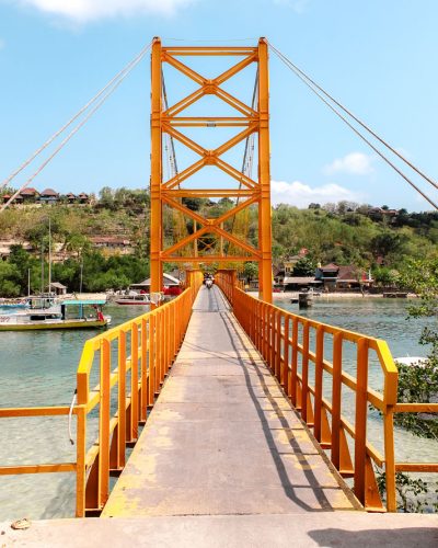 Nusa_Ceningan_Lembongan_Yellow_Bridge